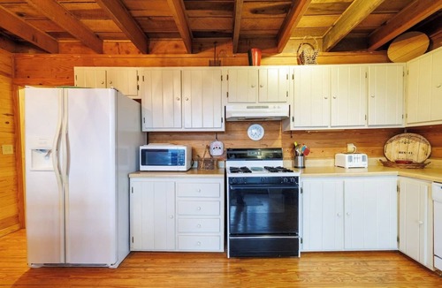 Valley Head Cabin | Serene Getaway | Hot Tub & Mountain Views