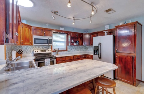 Holiday Harbor House | Serene Pensacola Vacation Rental w/Gas Grill