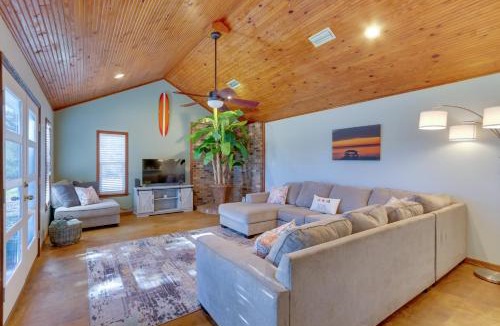 Holiday Harbor House | Serene Pensacola Vacation Rental w/Gas Grill