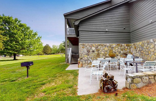 Baneberry House | Serene Studio W Patio, Near Lake, Dog Friendly, Gym