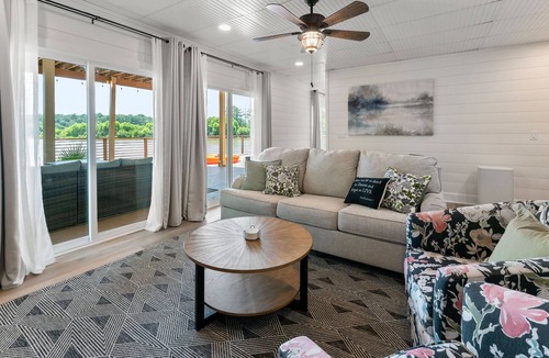 Covington House | Serene Waterfront Home 💙 @ Jackson Lake Escape
