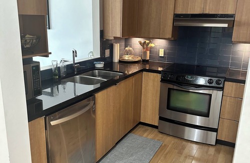 Fairview Apartment | Shared space with owner, steps from the seawall with your own private washroom