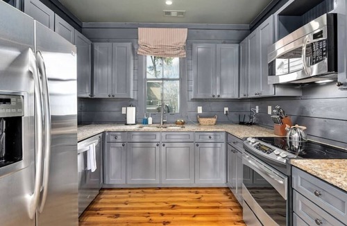 Logan Cabin | Silver Rock Cove Shoreline Cottage on Smith Lake