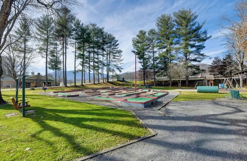 Waynesville Apartment | Ski, Hike & Relax in the Smokies! Waynesville Apt