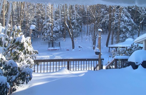 Dorset House | Skiing house Serene 3-bedroom house with AC in charming Dorset
