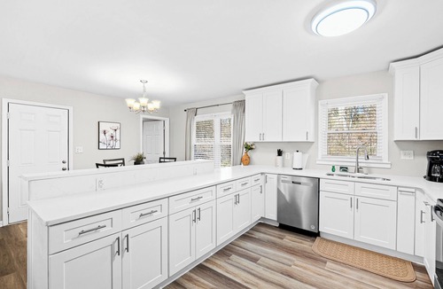 Stockbridge House | Sleek 3 BR home w/self check in Private!