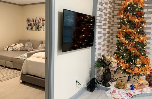 Powder Springs House | Sleeps 10. Newly Listed 4 beds N 2Air Mattress!
