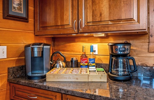 Sevierville Cabin | Sleeps 19*Stunning Views*2 Hot Tubs*Cabin + Studio