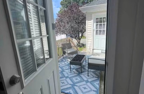 West Roxbury Apartment | Small Studio in quiet area