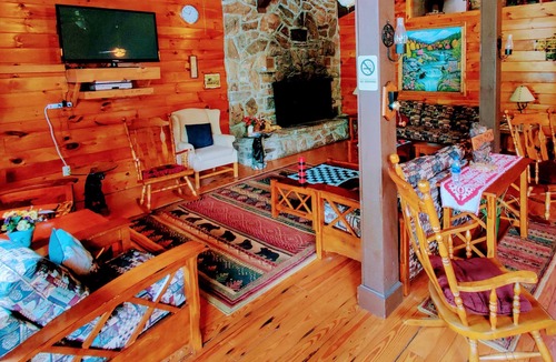 Maggie Valley Cabin | Smoky Falls Lodge