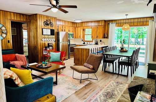 Maggie Valley Cabin | Smoky Mountain Creekside Retreat - Private Cabin with Backyard Stream