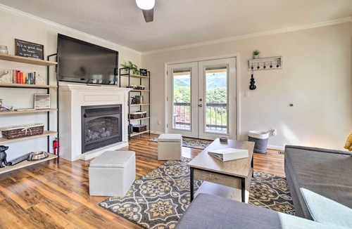 Maggie Valley Cottage | 'Smoky Mountain Solace' Home in Maggie Valley