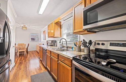 Maggie Valley House | Smoky Mountain Solace-Stunning Views! Pet Friendly