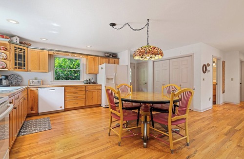 Mountain Springs House | Smoky Mountains, 3K ft. elevation, Hot Tub, 5 acres trails, game room for kids