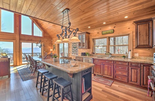 Waynesville House | Smoky Mtn Cabin by Cataloochee Valley Elk Viewing!