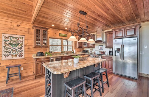 Waynesville House | Smoky Mtn Cabin by Cataloochee Valley Elk Viewing!
