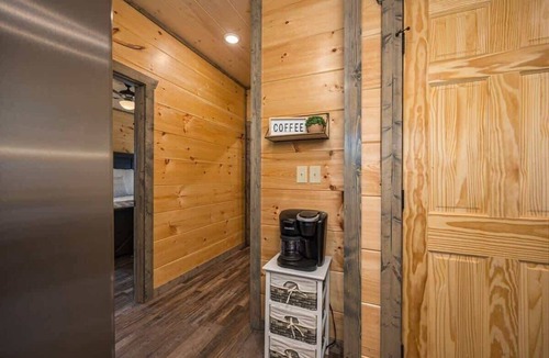 Sevierville Cabin | Smoky Mtn Escape | Indoor Pool, Hot Tub, Game Room