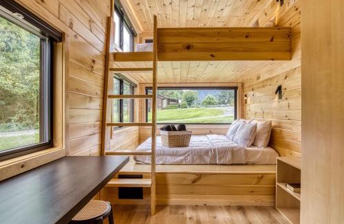 Cosby Ski Chalet | Smoky Nook Soak and Smores Getaway