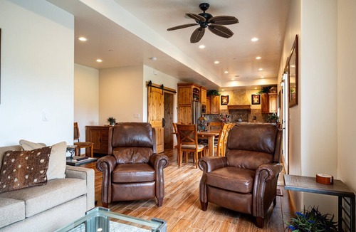 Wolf Creek House | Snowcrest C304|Ski Getaway |Hot Tub & Theater Room