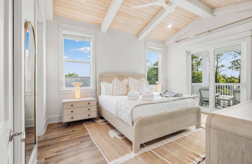 Laguna Beach House | So Far, So Bueno! Sleeps 22 | Pool, LSV, Beachwalk
