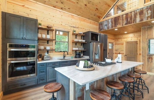 Gatlinburg Cabin | Soaring National Park Views/Pool