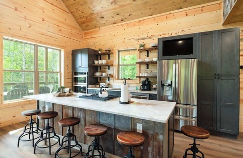 Gatlinburg Cabin | Soaring National Park Views/Pool