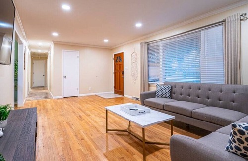Huntsville House | ▨Southern Oasis▧ Ping Pong/Fiber Wifi/4 Beds