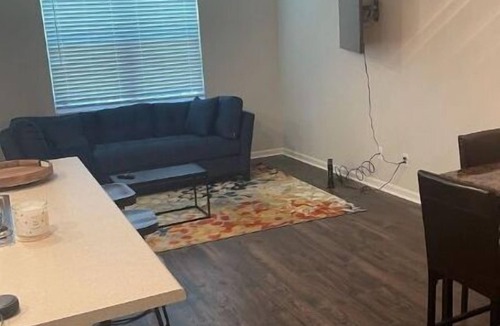 Riverdale House | Spacious 1 bedroom town house