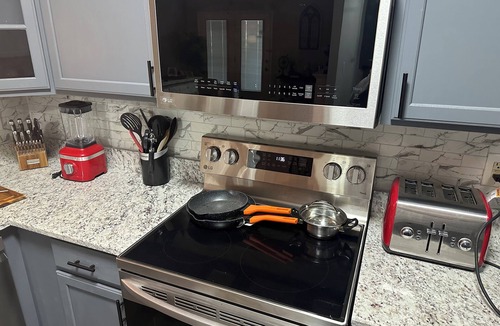 University Place Apartment | Spacious 3-bedroom with modern upgrades, in awesome University City, Charlotte