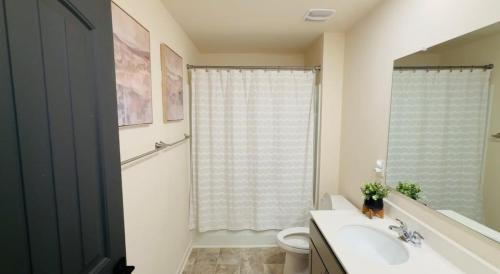 Fairburn House | Spacious 4 Bedroom Group Stay 17 Mins From Airport