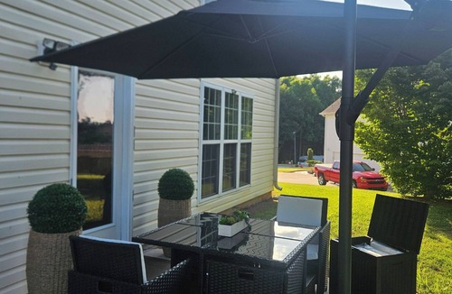 Jonesboro House | Spacious 4-bedroom house in tranquil Jonesboro with AC