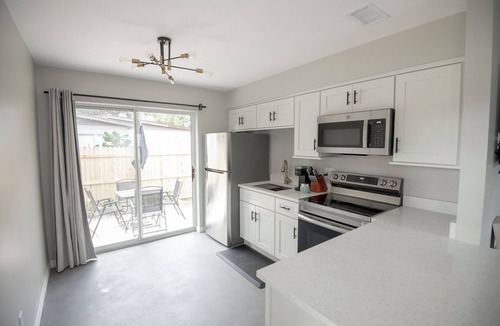 Pine Castle House | Spacious 4-bedroom house in charming Orlando with AC, WiFi