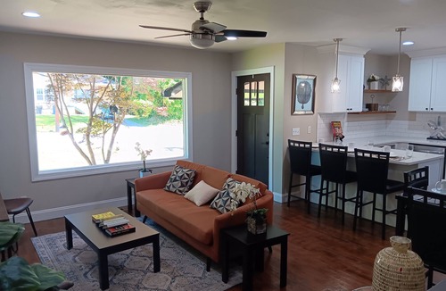 East Point House | Spacious 5-bedrm house in enchanting East Point with WiFi, AC. 4 mins to airport