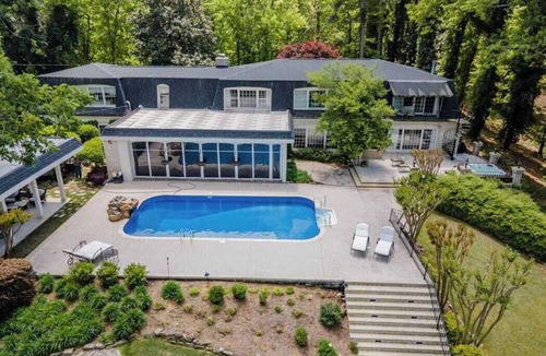Guntersville House | Spacious 5BR estate with Jacuzzi, pool, patio, and full kitchen.