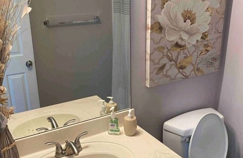 Riverdale House | Spacious Cozy Private Bedroom