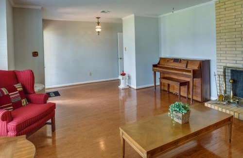 Montgomery House | Spacious Downtown Montgomery Home w/Yard, Patio!