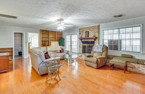 Montgomery House | Spacious Downtown Montgomery Home w/Yard, Patio!