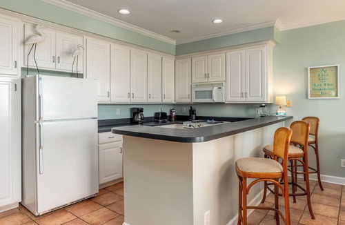 Dauphin Island Condo | Spacious Dual Unit Beach Club Condo with Pool and Boardwalk
