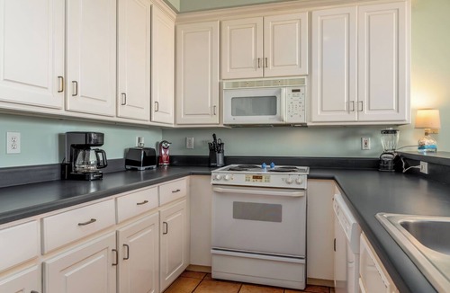 Dauphin Island Condo | Spacious Dual Unit Beach Club Condo with Pool and Boardwalk
