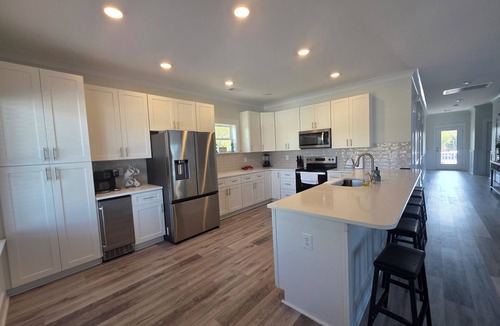 Atlantic Beach House | Spacious Family Retreat 5BR 5.5 Bath, Pool & Game Room in Atlantic Beach