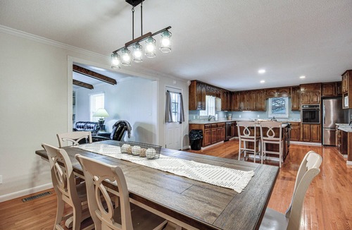 Groveoak House | Spacious Fishing Getaway by Lake Guntersville!