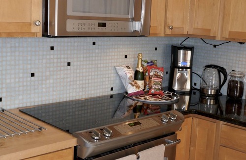 Beach Institute House | Spacious home in the Historic District. Sleeps 8. Free Parking