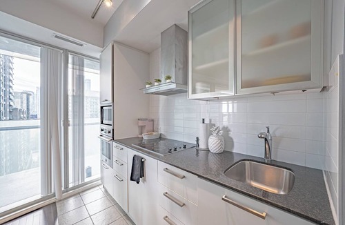 Central Waterfront Apartment | Spacious & Modern 2BR Downtown Suite w/Parking