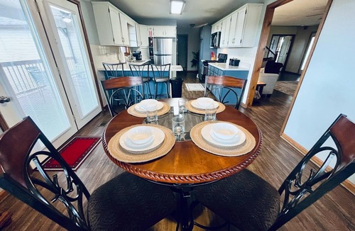 Sevierville House | Spacious Pet Friendly Home -Mountain Views -BBQ grill -Fire Pit -Wrap Porch