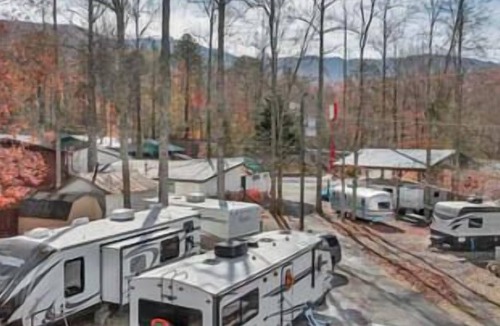 Gatlinburg House | Spacious RV in Gatlinburg near Dollywood