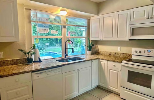 North Miami Villa | Spacious Tropical Miami 3BR Villa w/Private Pool: Near Beach, Nightlife & Shops