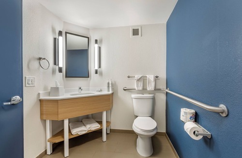 College Park Hotel | Spark by Hilton Atlanta Airport South College Park