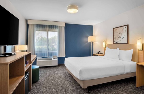Grapevine Hotel | Spark by Hilton Grapevine DFW North