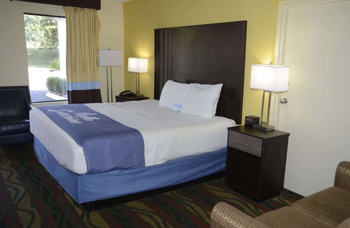 Kodak Hotel | Spark by Hilton Kodak