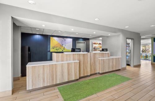 Macon Hotel | Spark by Hilton Macon North